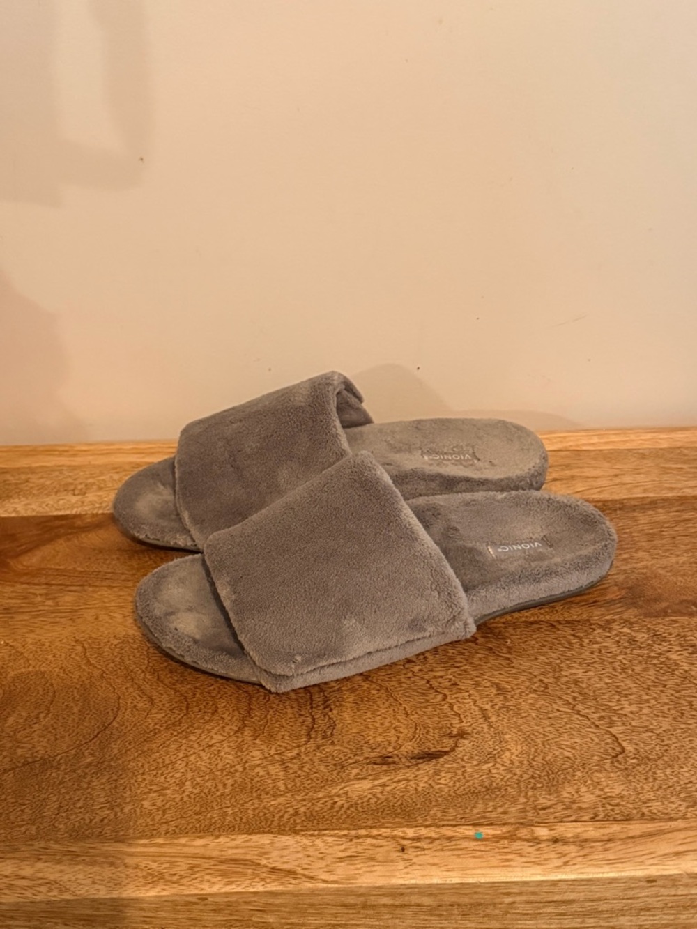 Vionic Plush Dream Slides Size 9